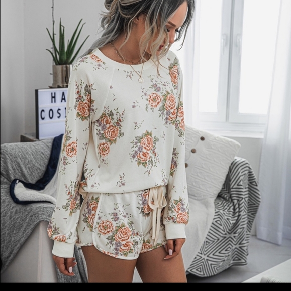 Floral Southern Belle Lounge Wear - Picture 4 of 5